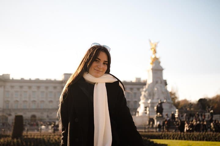 London : Private Photoshoot Outside Buckingham Palace