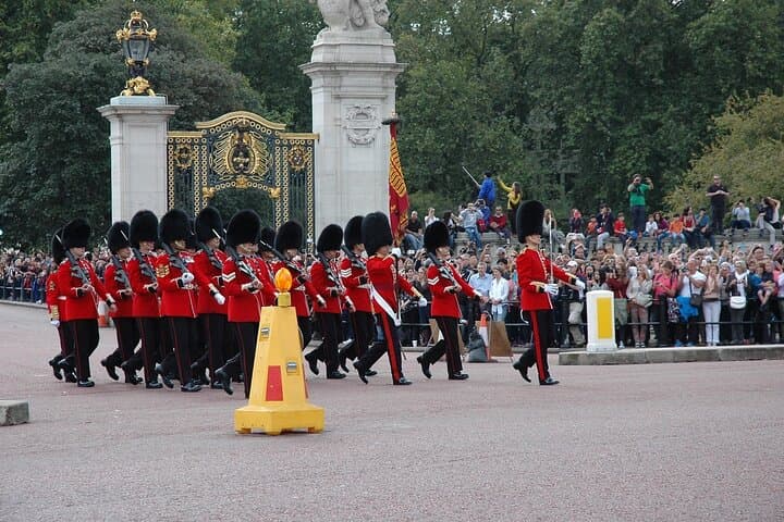 Full Day London Private Tour with Admission to Iconic Landmarks
