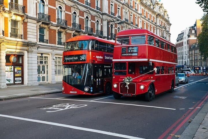 Door to Door Private Transfer from Southampton to London