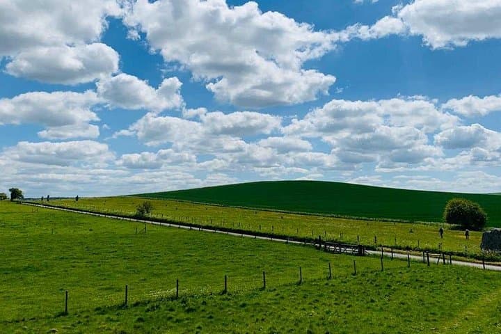 Stonehenge and The Stone Circles of Avebury Day Trip from London