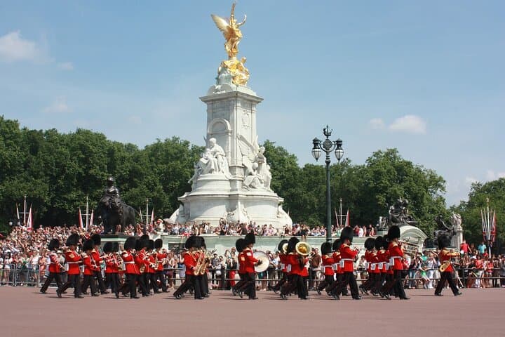 Buckingham Palace and Stonehenge Tour