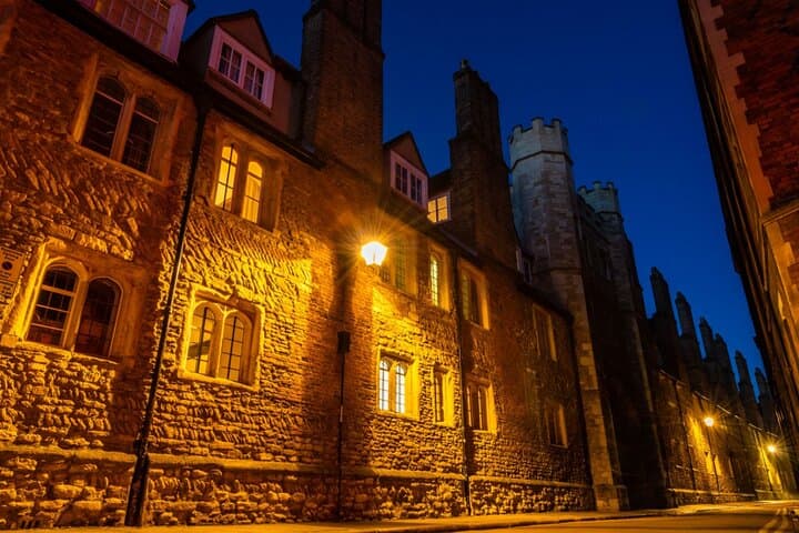 Private Historic Legends Walking Tour in Cambridge