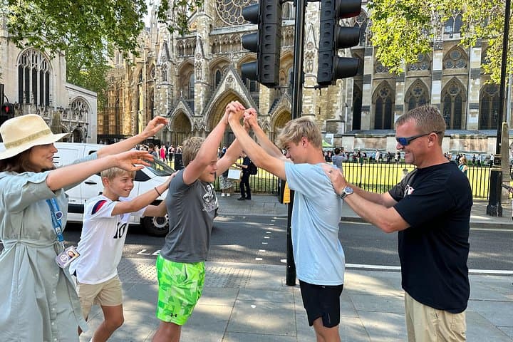 Private London Westminster Abbey Tour for Kids and Westminster Sightseeing Walk
