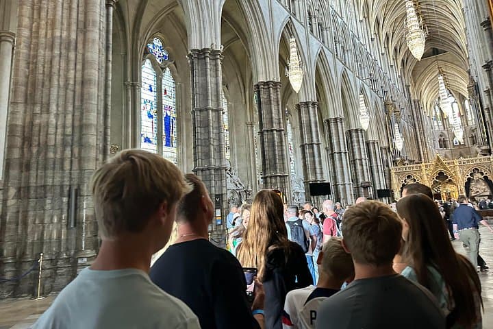 Private London Westminster Abbey Tour for Kids and Westminster Sightseeing Walk