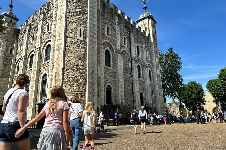 Kid-Friendly Tour: Tower of London and Tower Bridge Entry