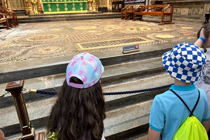 Skip-the-line London Westminster Abbey and City of Westminster Kid-Friendly Tour