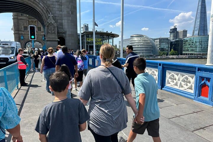 Tower of London & Tower Bridge Private Tour for Kids and Families
