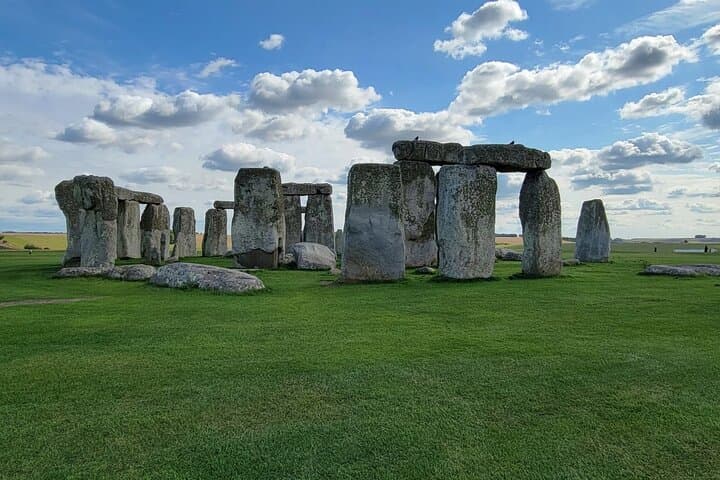 Private Stonehenge Heritage Car Tour from Historic Bath