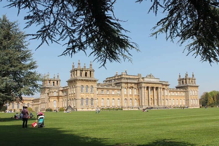 Blenheim Palace in a Day Private Tour with Admission