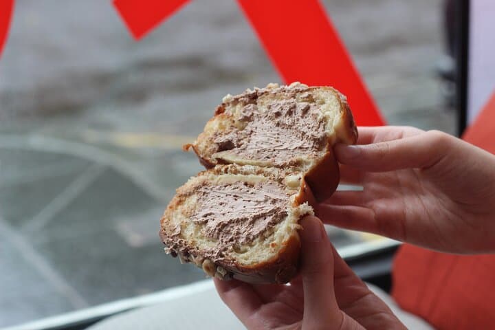 Edinburgh Sweet Treats Food Tour: Donuts, Pastries, and More