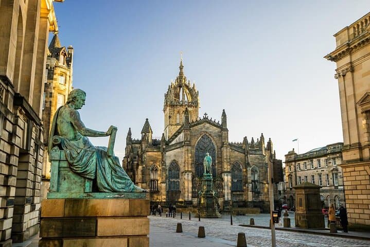 Private Edinburgh Walking Tour: St Giles’ Cathedral & Old Town