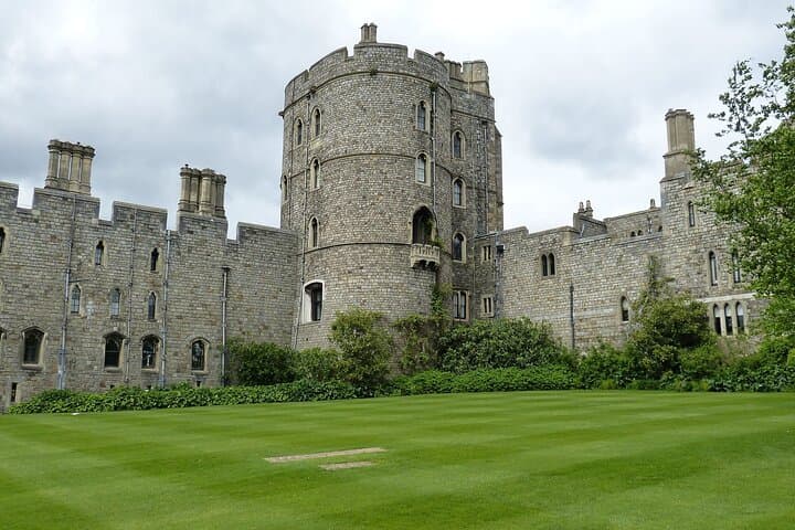Royal Windsor Castle Private Tour with Fast Track Pass