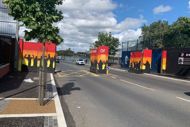 Belfast city and Mural 4 hour tour