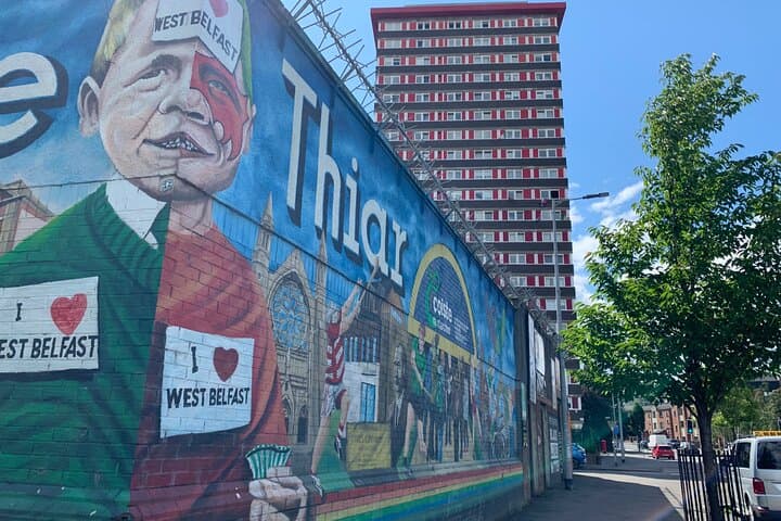 Belfast city and Mural 4 hour tour