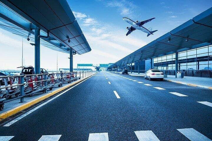 Transfer from London City Center to London Airport (LCY)