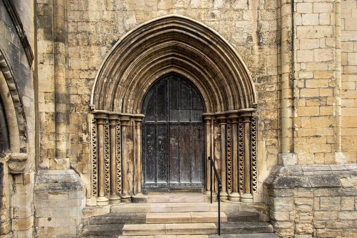 Private Romantic Walking Tour in Historic St. Andrews
