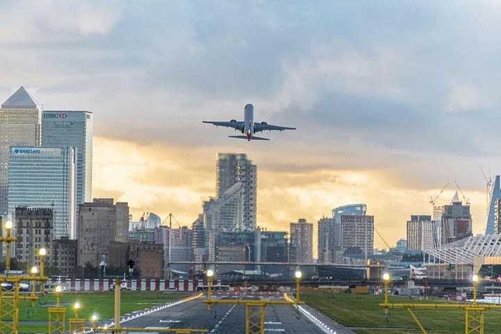Transfer from London City Center to London Airport (LCY)