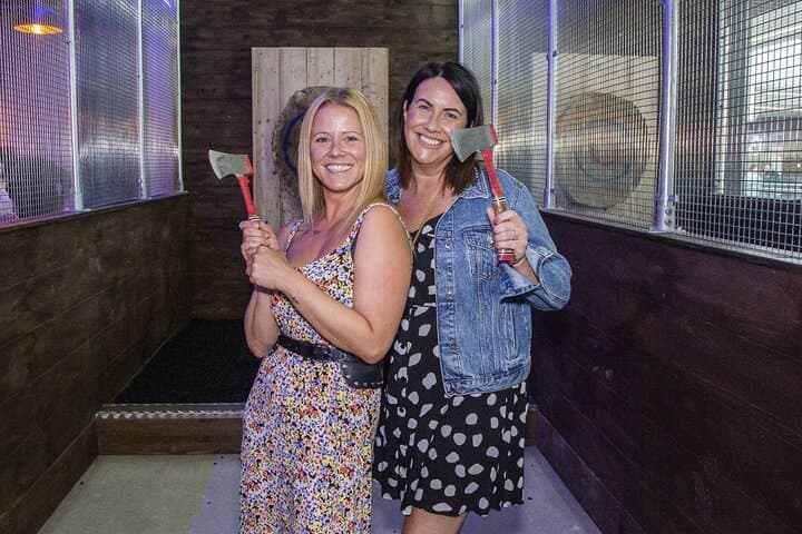 1 hour Private  Axe Throwing Experience in Eastbourne