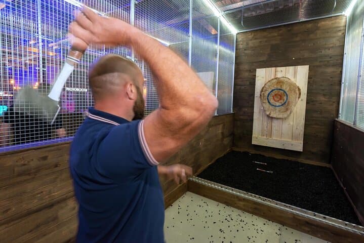 1 hour Private  Axe Throwing Experience in Eastbourne