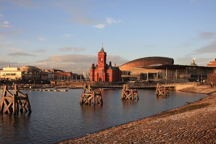 Cardiff Private Walking Tour with a Local Guide