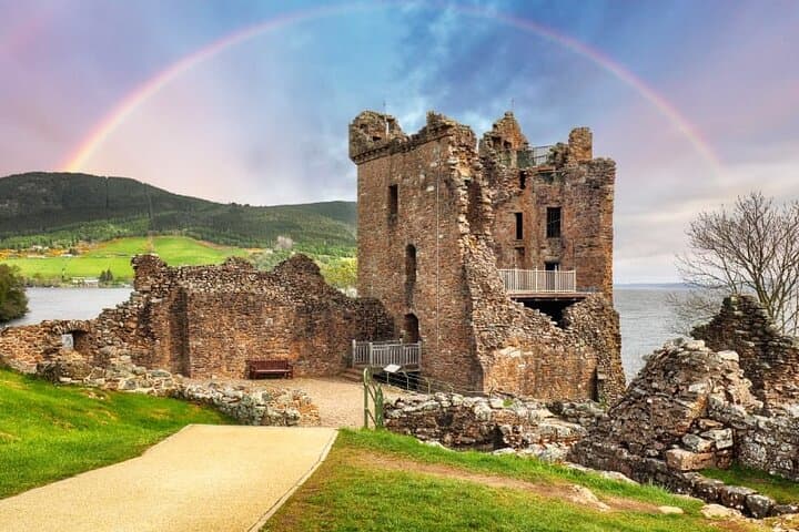 Loch Ness, Urquhart Castle & Culloden Battlefield Shore Excursion