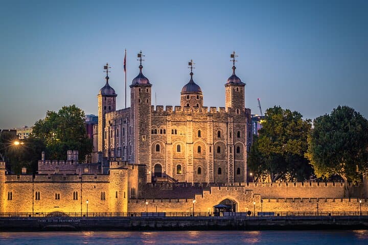 Tower of London After Hours Tour with Beefeater & Keys Ceremony