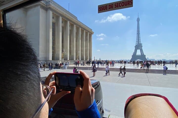 Guided Paris Day Trip from London by Train with Seine Cruise