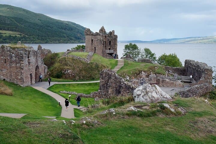 Urquhart Castle + Loch Ness