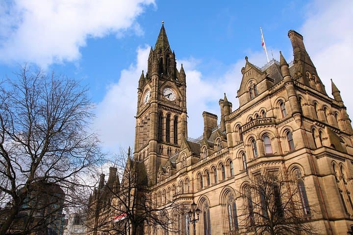 Manchester Scavenger Hunt & Highlights Self-Guided Walking Tour