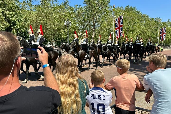 Royal London Private Walking Tour for Kids and Families