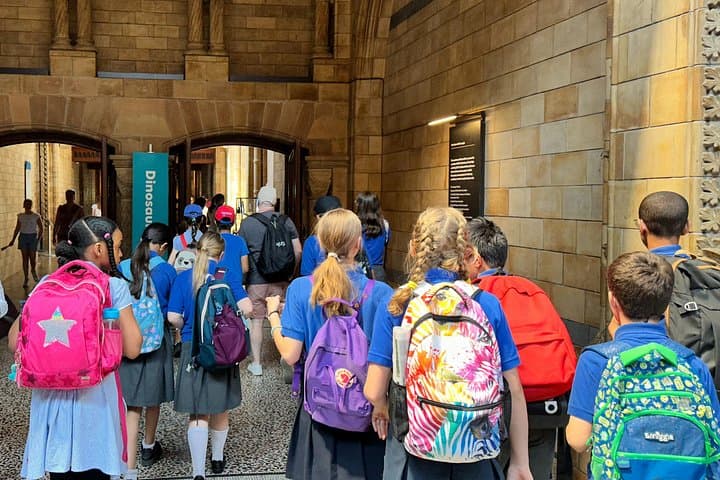 London Natural History Museum with Dinosaurs Gallery Private Tour for Kids