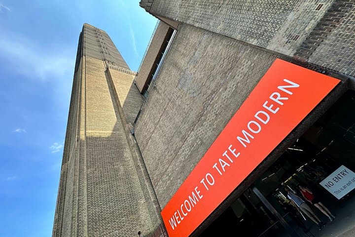 Kid-Friendly Tate Modern Art Gallery Private Tour in London