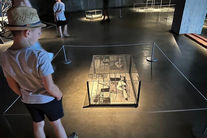 Kid-Friendly Tate Modern Art Gallery Private Tour in London