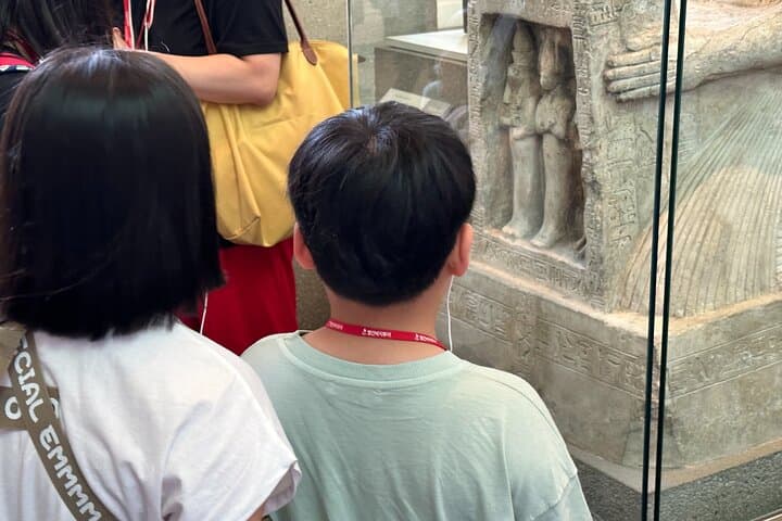 Private Kid-Friendly London British Museum Tour and West End Walk