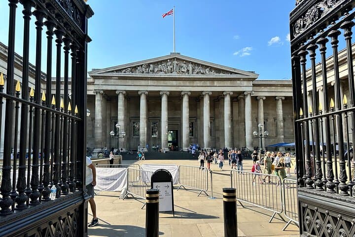 Private Kid-Friendly London British Museum Tour and West End Walk