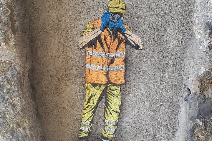 5 Star Tour of Aberdeen's Historic Centre and Street Art