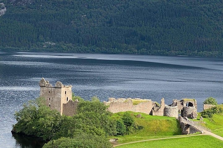 Private Day trip to Loch Ness and Scottish Highlands via Glencoe