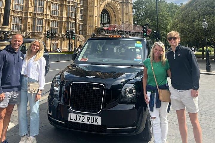 Southampton to London: Private Cruise Transfer by Black Cab