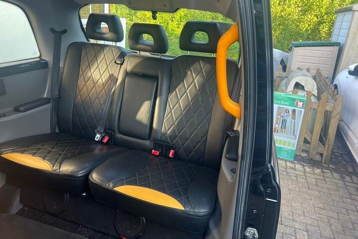 Southampton to London: Private Cruise Transfer by Black Cab