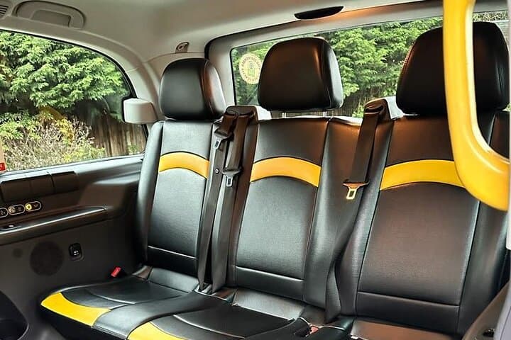 Private Transfer from Southampton to London with Stonehenge Stop