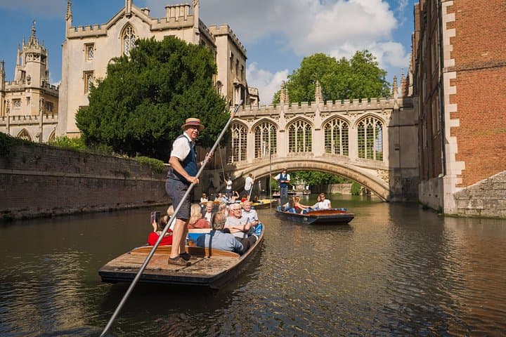 Private | Cambridge Tour by Alumni™ & Punt + optional King's