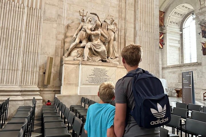St. Paul's Cathedral & City of London Private Tour for Kids and Families