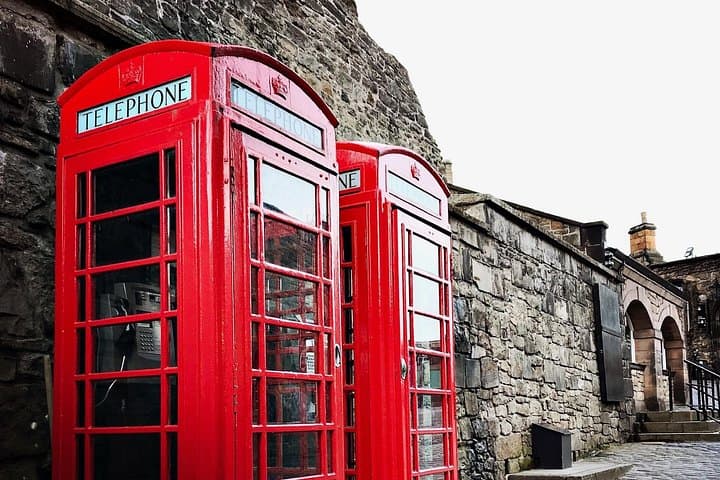 Private Full Day Edinburgh Walking Tour: Castles & Old Town Sight