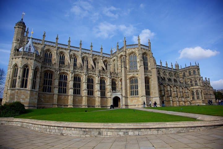 Full Day Tour Stonehenge and Windsor