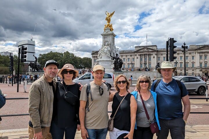 BUCKINGHAM PALACE, WESTMISNTER LONODN© Lauraland2024