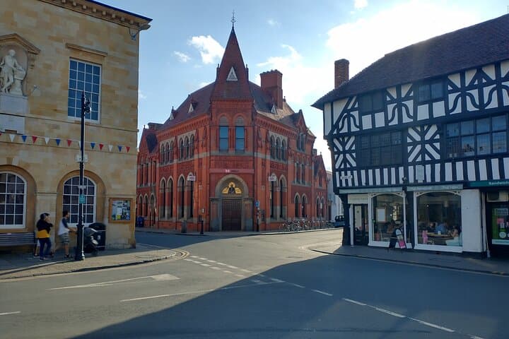 History corner - see buildings spanning FIVE centuries.