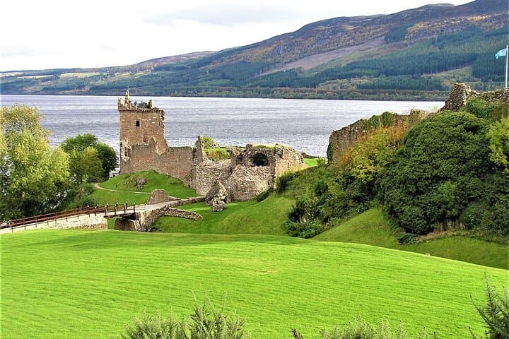 Urquhart Castle + Loch Ness