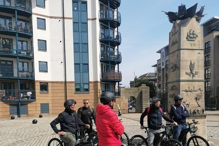 Stunning Edinburgh E-bike Tour max 10 people small group