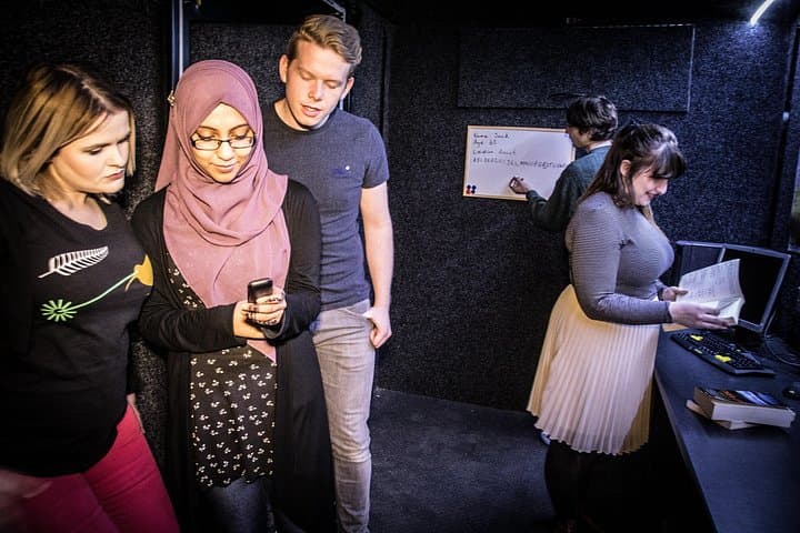 Undercover Agent Escape Game - High-Tech Spy Thriller