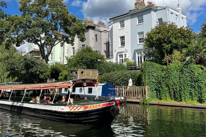 Official Camden Market Food Tour with 7 Street Food Tastings